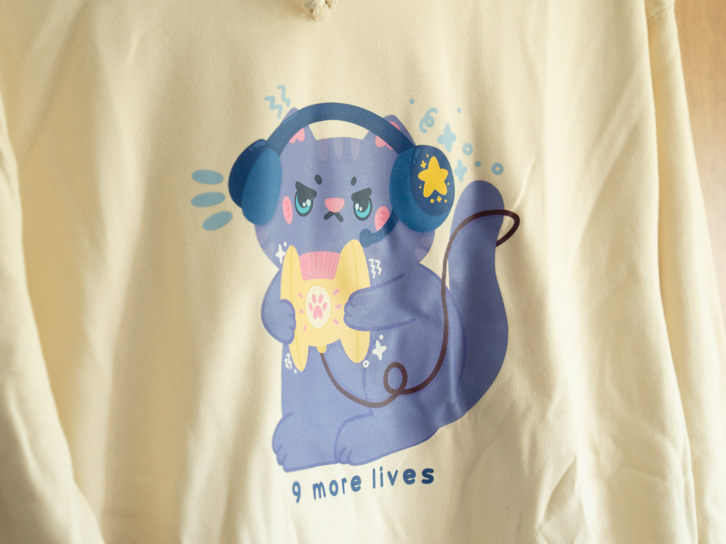 Sweat à capuche Chat Gamer Kawaii « 9 More Lives »