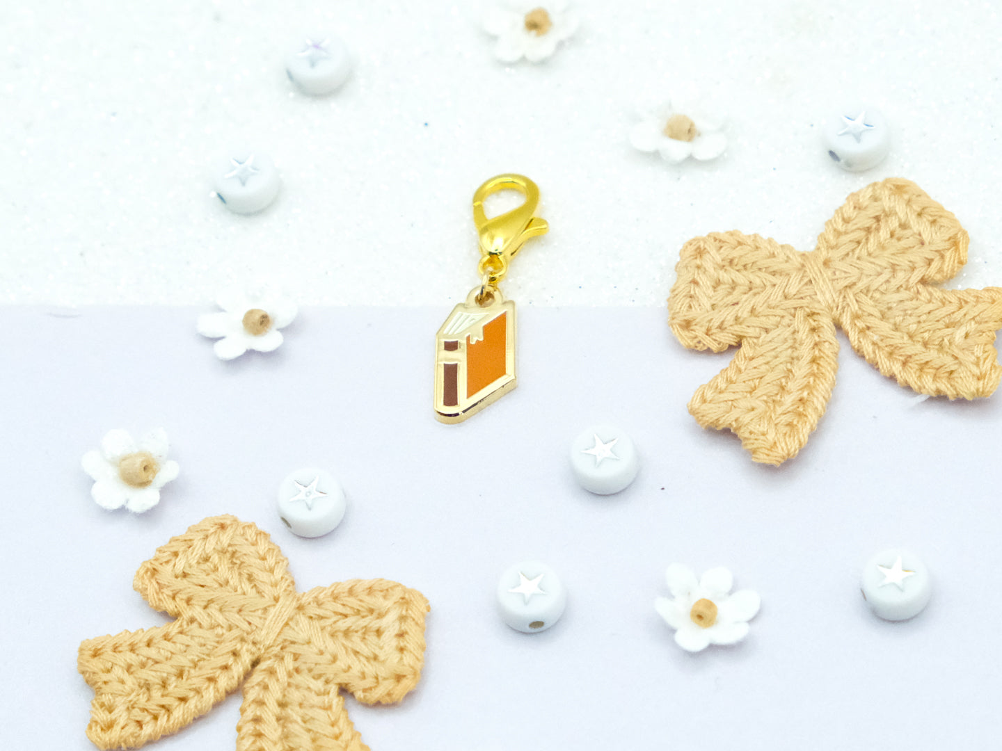 Charm Livre Marron - Charm-ing Collection