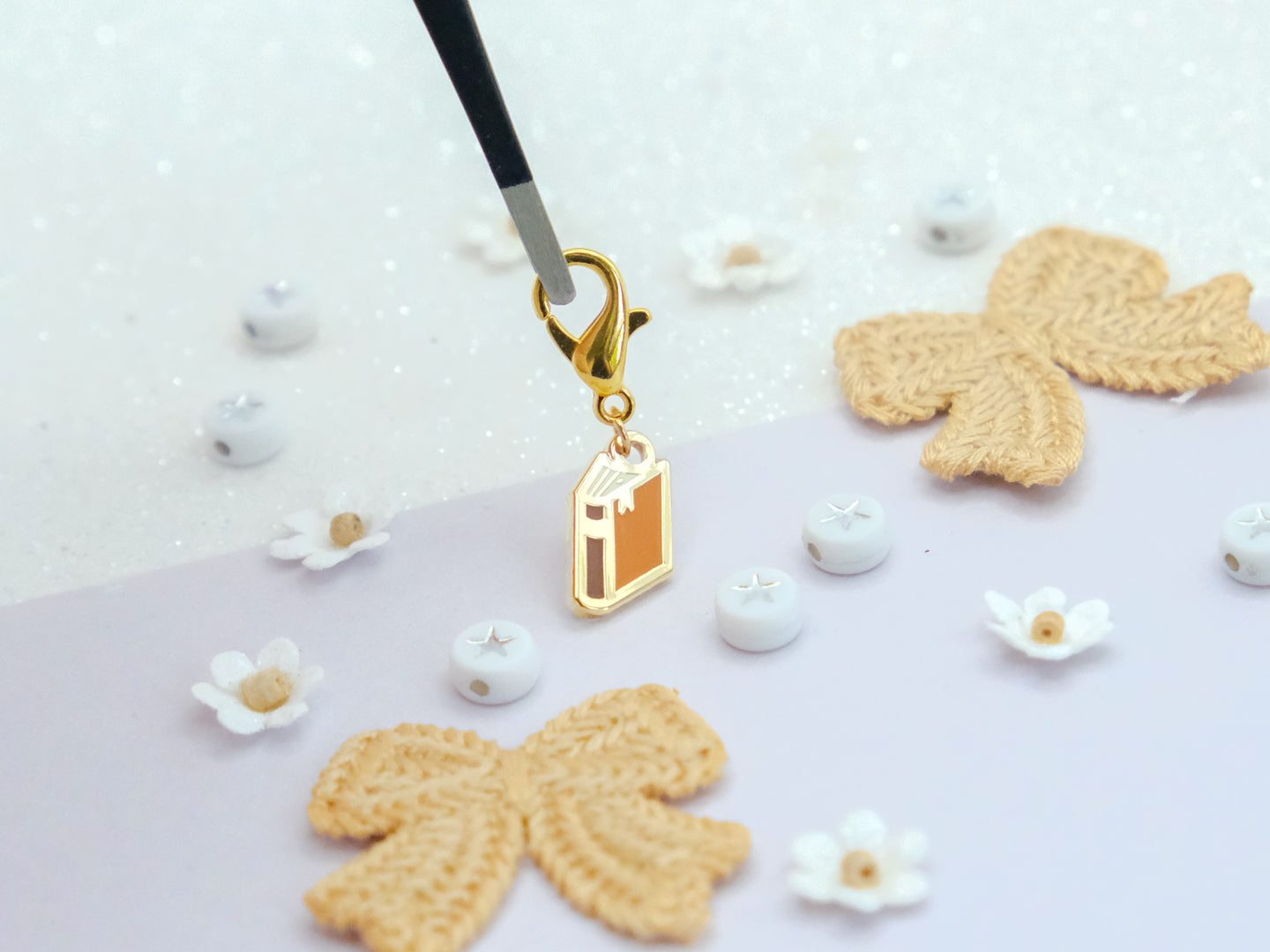 Charm Livre Marron - Charm-ing Collection