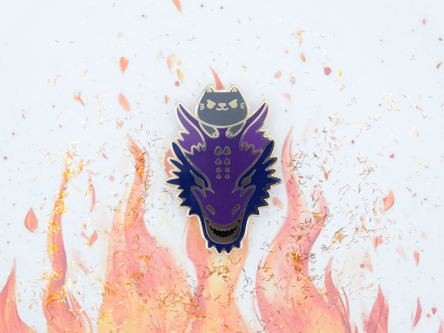 Pins Chat Gris Chevauchant son Dragon Violet