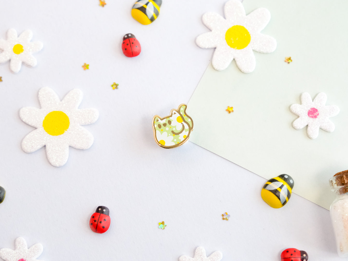 Mini Pins Chat Mignon avec Marguerites - Tinycats