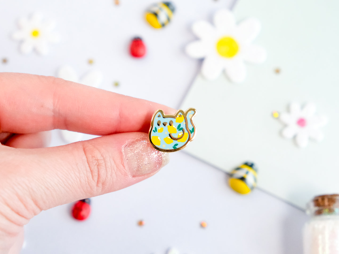 Mini Pins Chat Mignon avec des Citrons - Tinycats