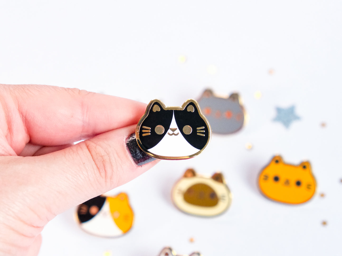 Pins Tête de Chat Rond et Mignon
