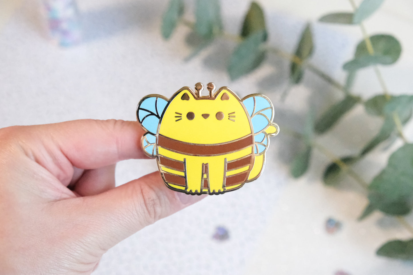 Pins Bubble Bee Abeille - Whiskered Wonders