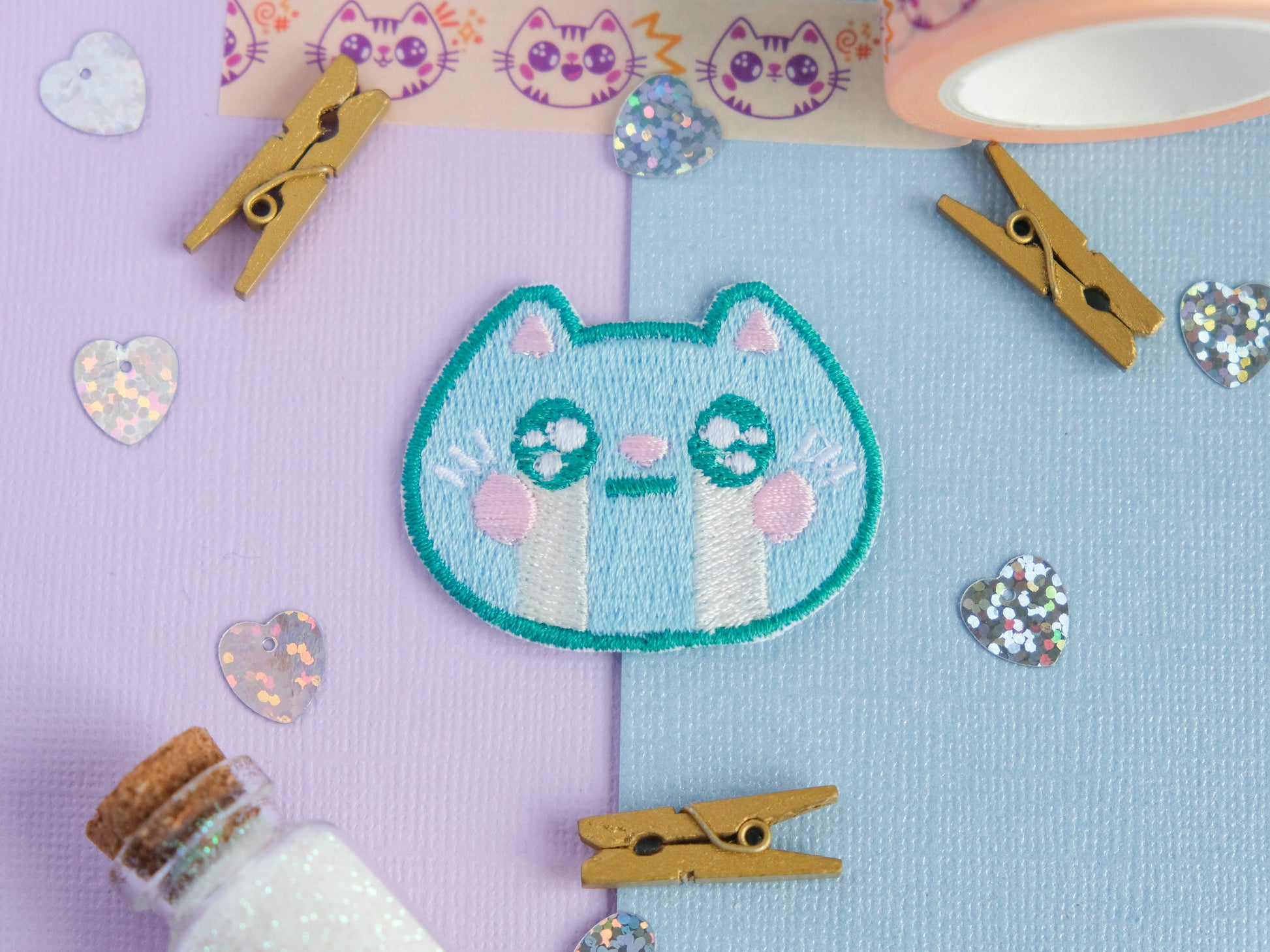 Cute patch iron-on embroidery cute blue cat with tears to decorate jackets and jeans