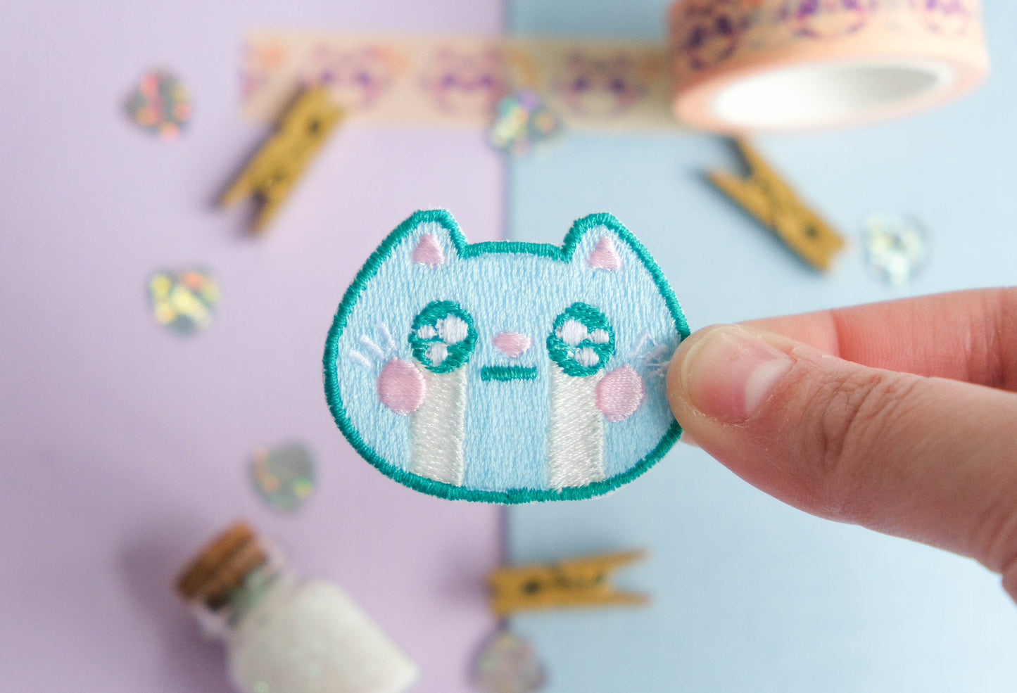 Cute patch iron-on embroidery cute blue cat with tears to decorate jackets and jeans