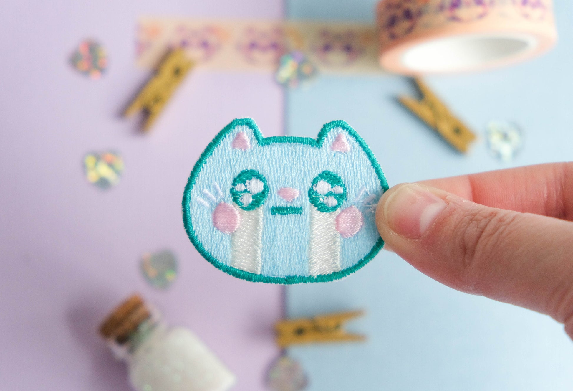 Cute patch iron-on embroidery cute blue cat with tears to decorate jackets and jeans