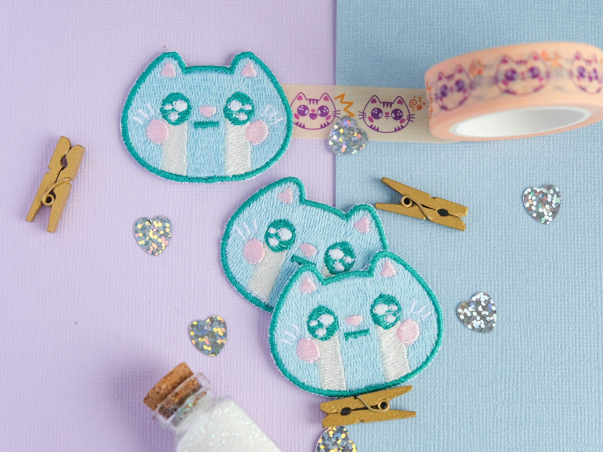 Cute patch iron-on embroidery cute blue cat with tears to decorate jackets and jeans