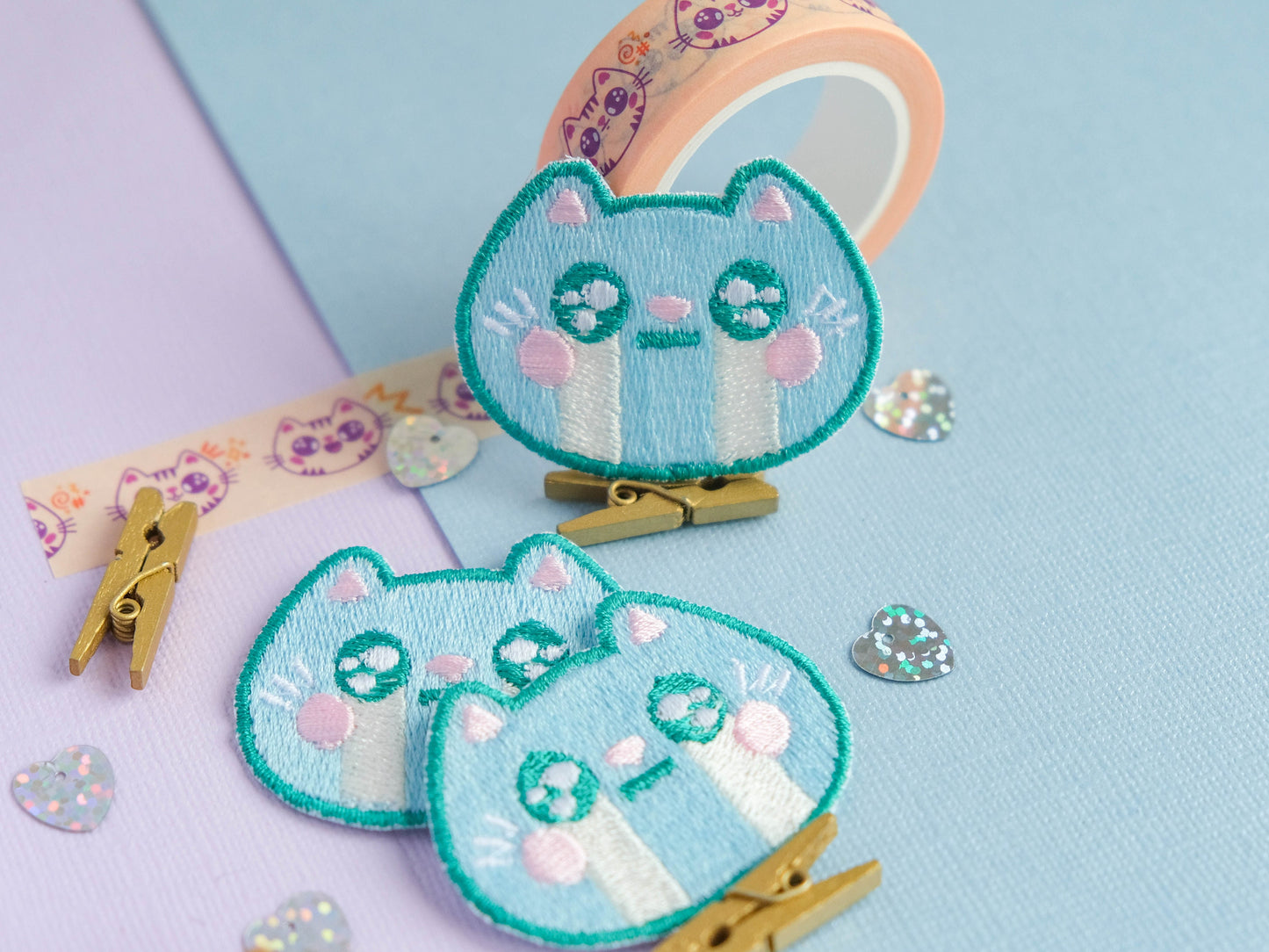 Cute patch iron-on embroidery cute blue cat with tears to decorate jackets and jeans