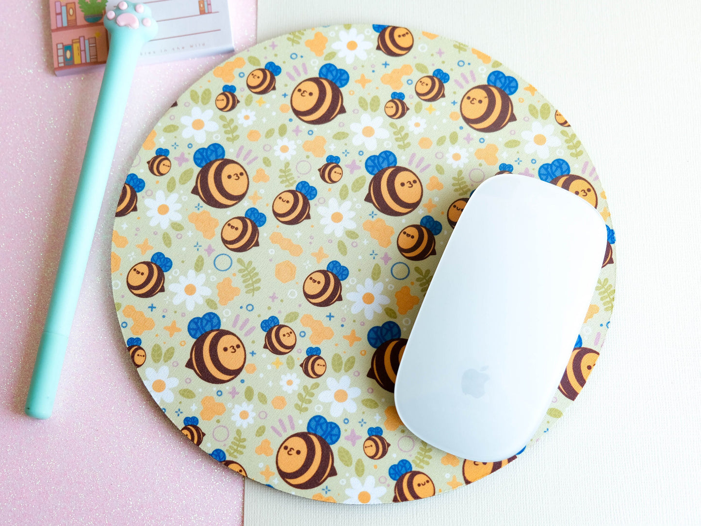 Tapis de souris fait main kawaii coloré abeilles fleurs et ruches parfait pour décorer son bureau