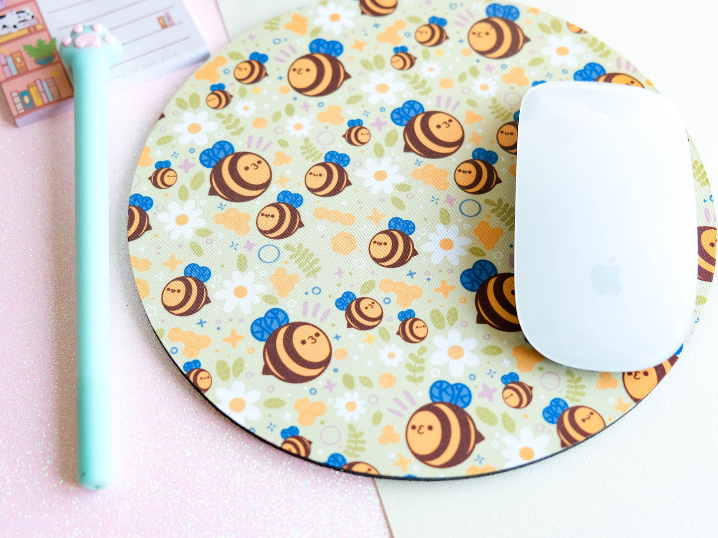 Tapis de souris fait main kawaii coloré abeilles fleurs et ruches parfait pour décorer son bureau