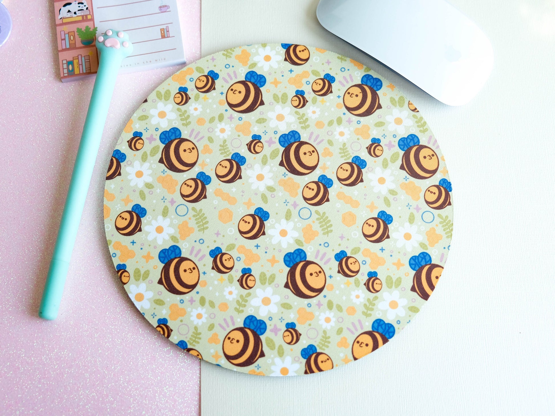 Tapis de souris fait main kawaii coloré abeilles fleurs et ruches parfait pour décorer son bureau