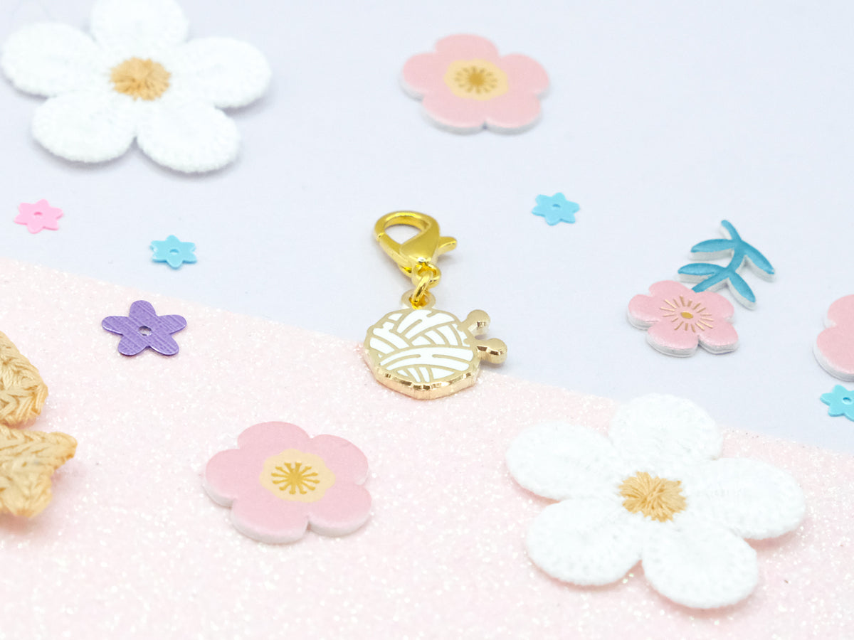 Charm Pelote de Laine Blanche - Charm-ing Collection