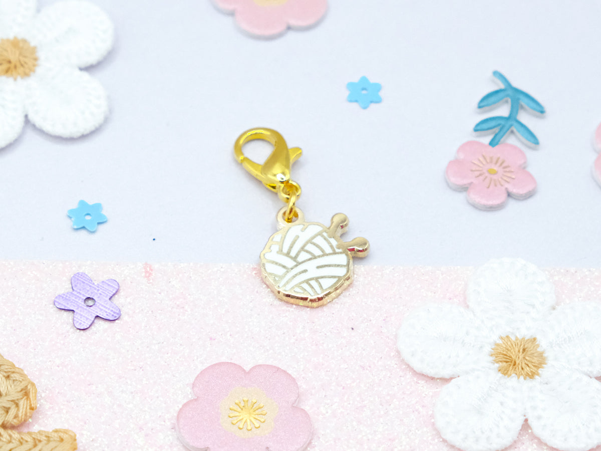Charm Pelote de Laine Blanche - Charm-ing Collection