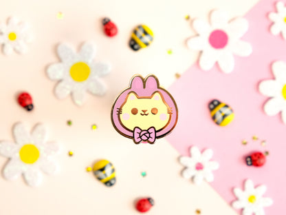 Pins Tête de Chat Rose Déguisé en lapin