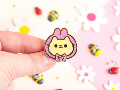 Pins Tête de Chat Rose Déguisé en lapin