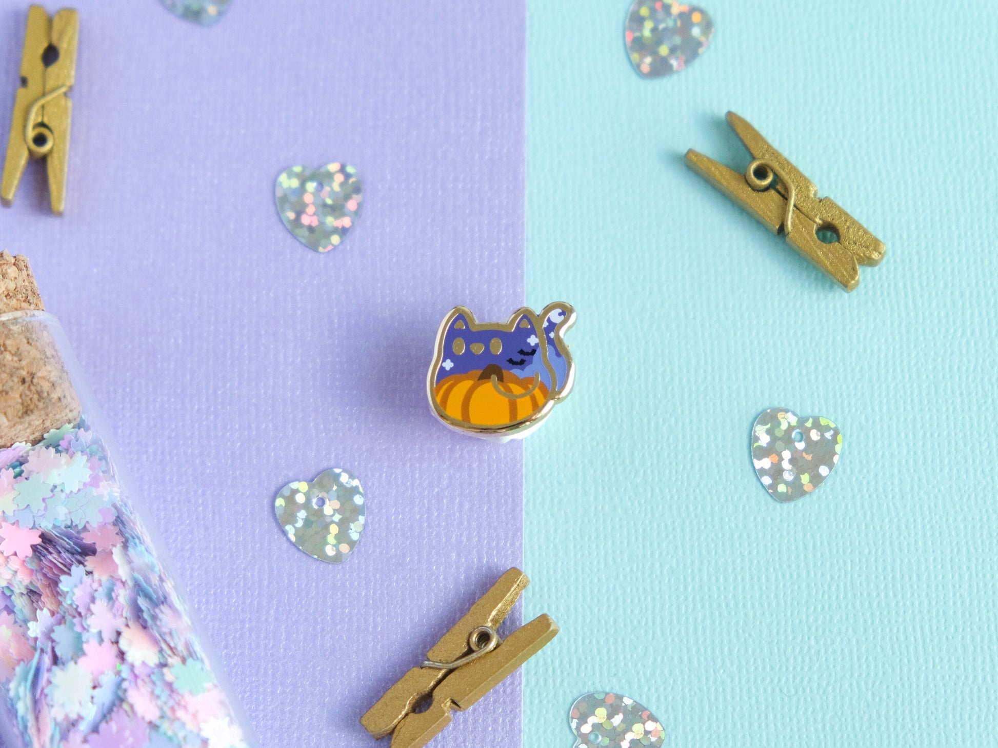 LIMITED EDITION - Mini Hard Enamel Pin Cute Cat with pumpkin for Halloween perfect as board filler pin