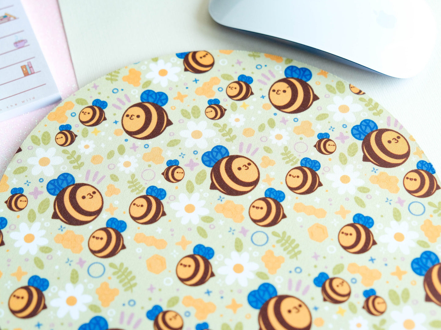Tapis de souris fait main kawaii coloré abeilles fleurs et ruches parfait pour décorer son bureau